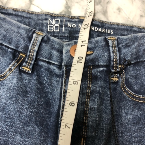 No Boundaries Super High Rise Curvy Crop Skinny Jean Size 5 NWT - Picture 6 of 8
